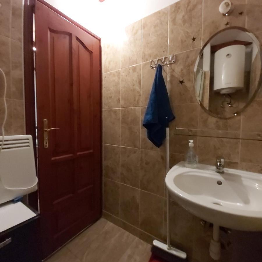 Melinda nyaralóház Balatonkenese Esterno foto