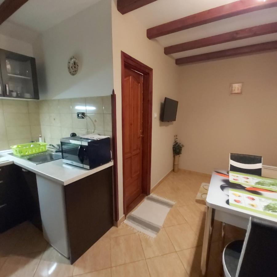 Melinda nyaralóház Balatonkenese Esterno foto